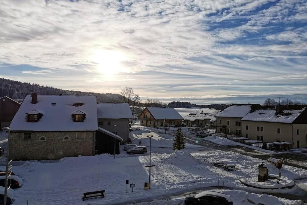 Apartamento Ravissant Appart Proche Suisse Et Pistes De Ski Familiales Les Fourgs Exterior foto
